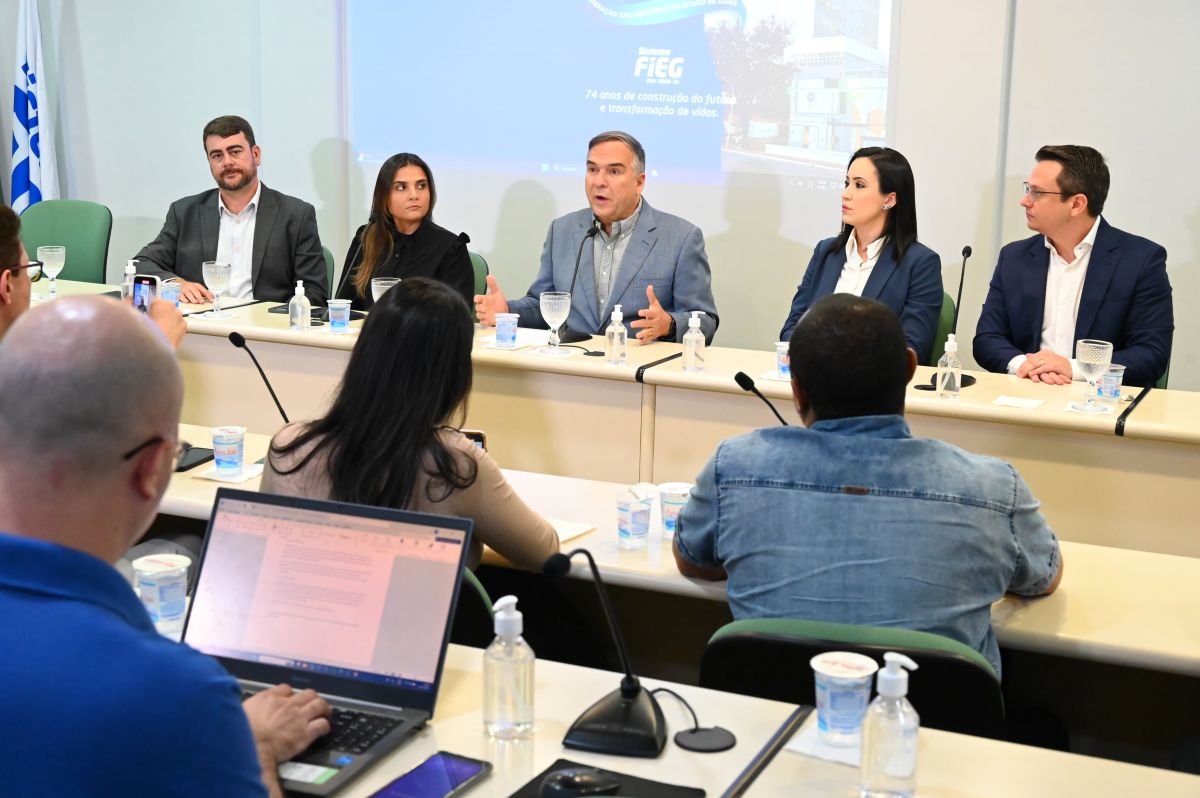 “A prefeitura está colapsada”, diz Mabel sobre o caos da gestão Rogério Cruz em Goiânia